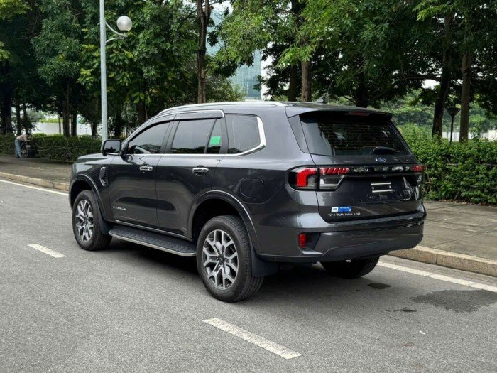 Ford Everest Titanium 2024