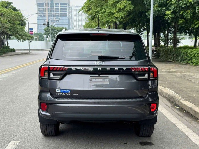 Ford Everest Titanium 2024