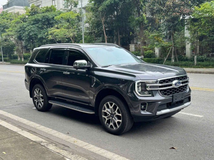Ford Everest Titanium 2024