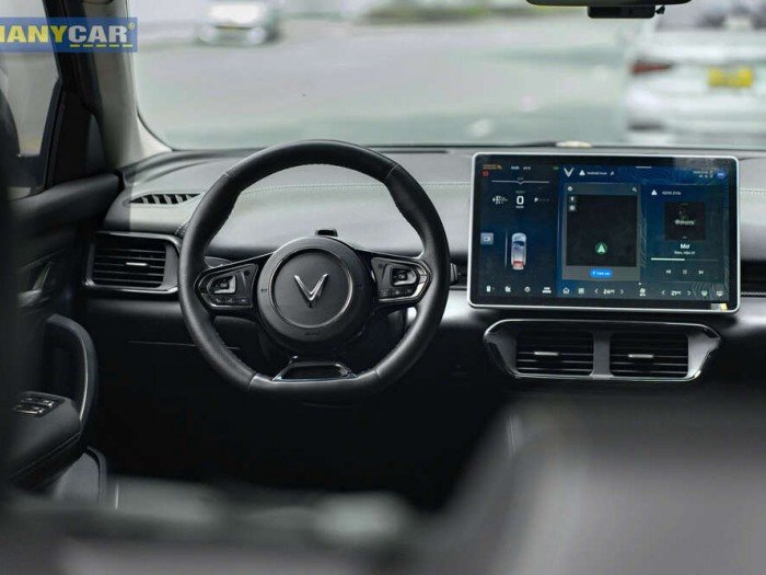 VinFast VF8 sx 2023 bản eco