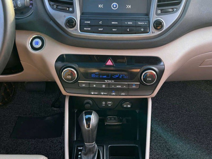Hyundai Tucson 2018 bản đủ