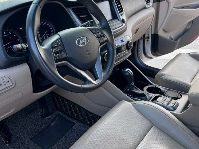 Hyundai Tucson 2018 bản đủ
