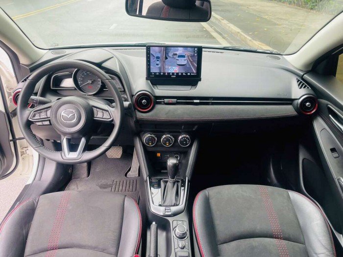 Mazda 2 Premium 2024
