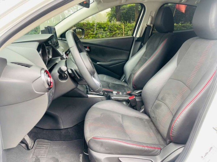 Mazda 2 Premium 2024