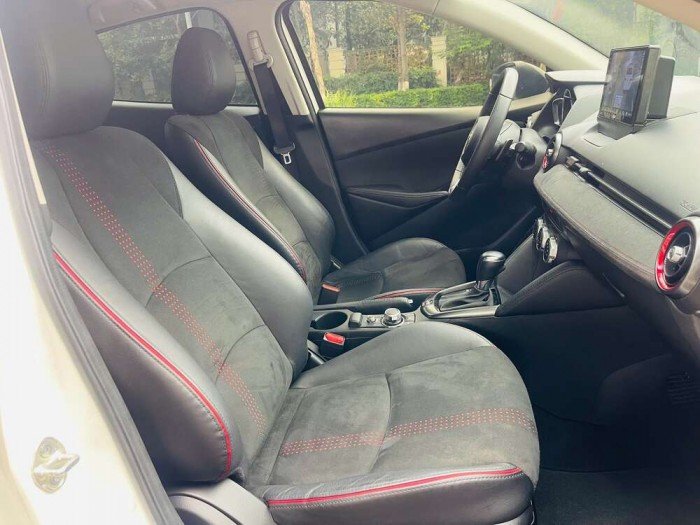 Mazda 2 Premium 2024