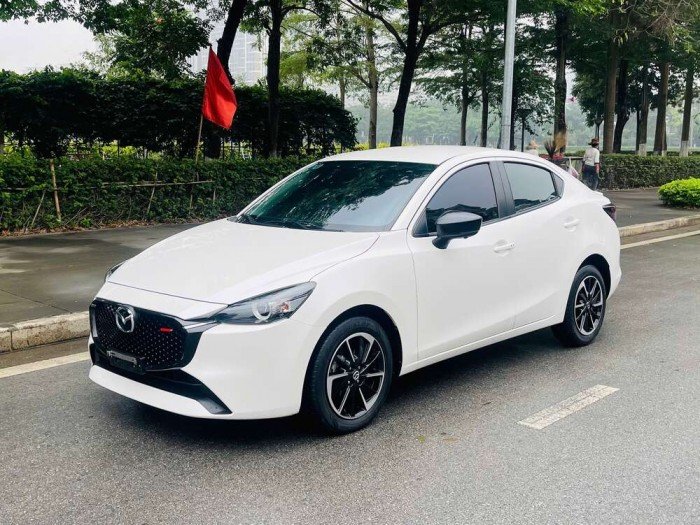 Mazda 2 Premium 2024