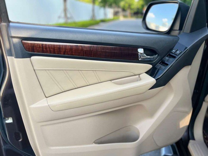 Isuzu Mux 1.9AT 2018