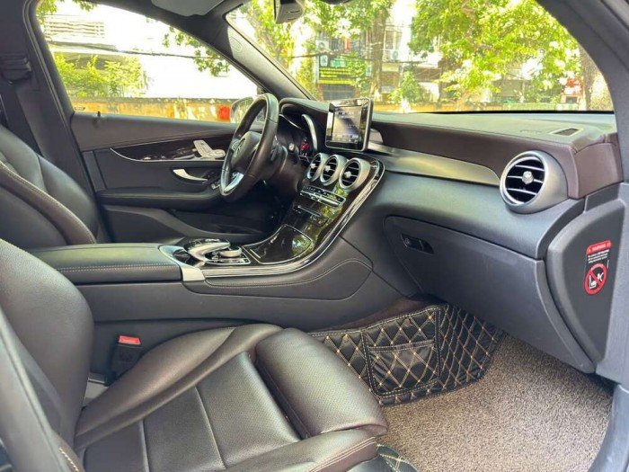 Mercedes - Benz GLC 200 2019 đk 2020