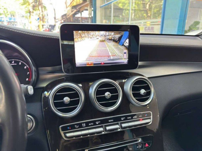 Mercedes - Benz GLC 200 2019 đk 2020