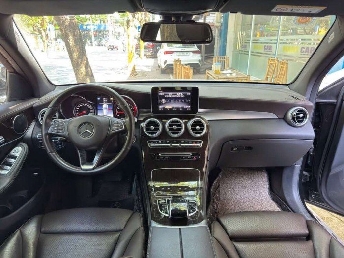 Mercedes - Benz GLC 200 2019 đk 2020