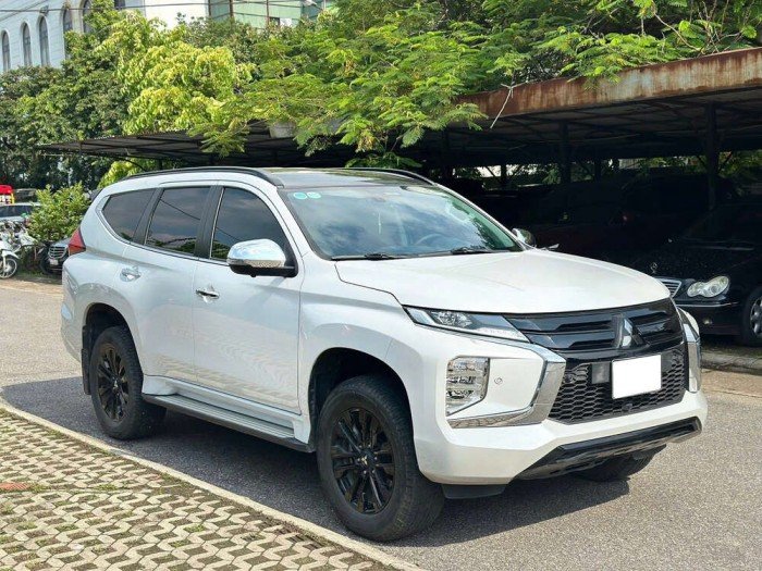 Pajero sport 2.4 4x4 4WD 2023 Pajero sport 2.4 4x4 4WD 2023