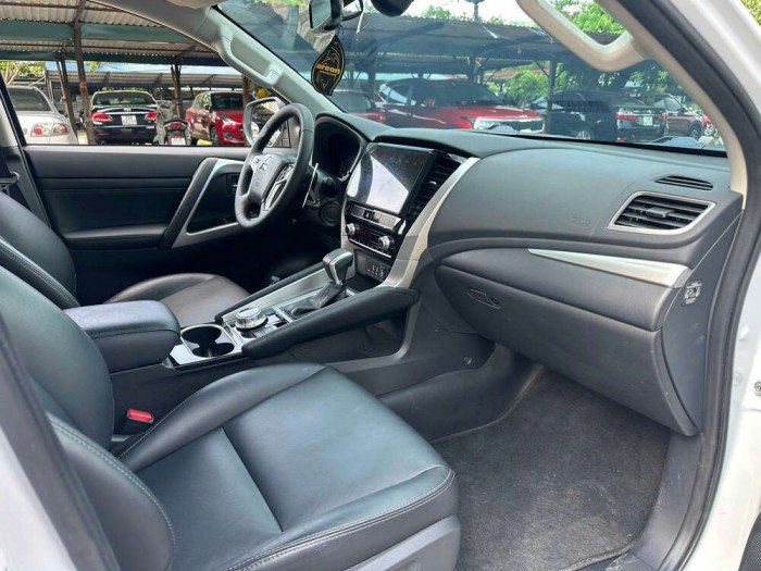 Pajero sport 2.4 4x4 4WD 2023 Pajero sport 2.4 4x4 4WD 2023