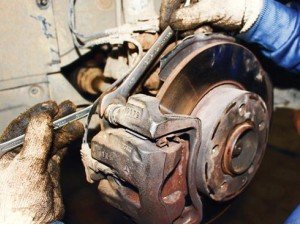 Các hiện tượng rung, kêu bất thường ở má phanh và cách khắc phục