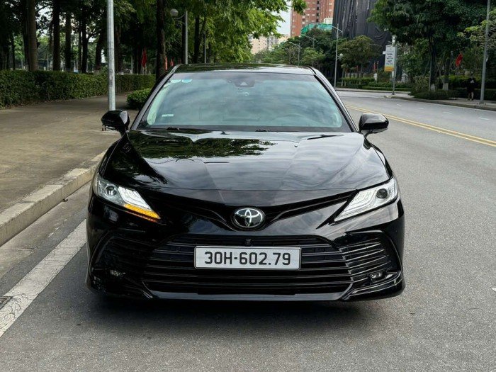 Toyota Camry 2.5Q 2022