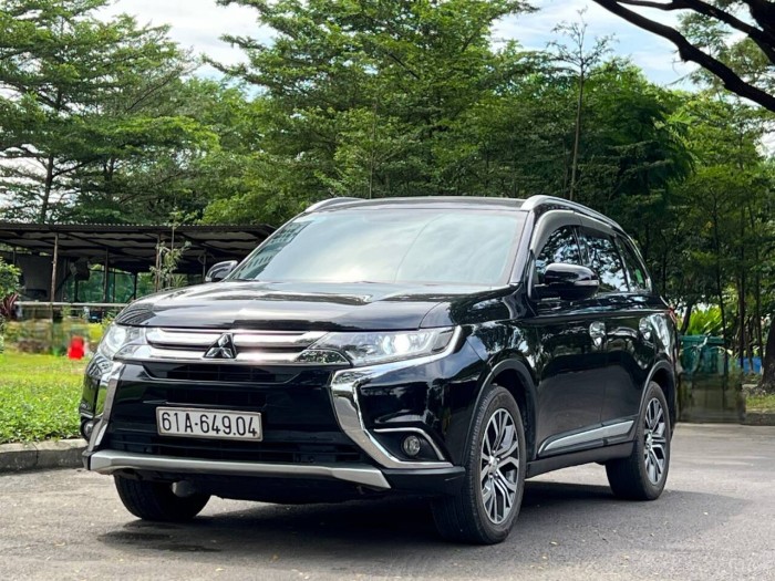 Mitsubishi oulander 2019 2.0 CVT đen