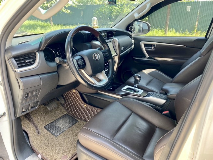 Toyota Fortuner 2.7V  4x2AT 2019