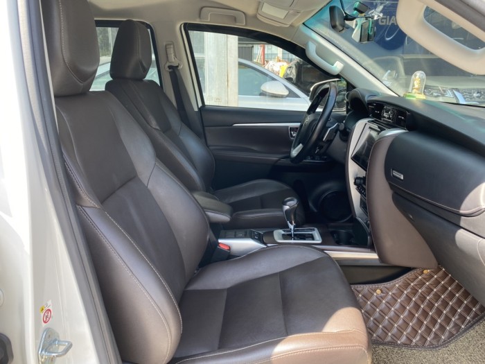 Toyota Fortuner 2.7V  4x2AT 2019