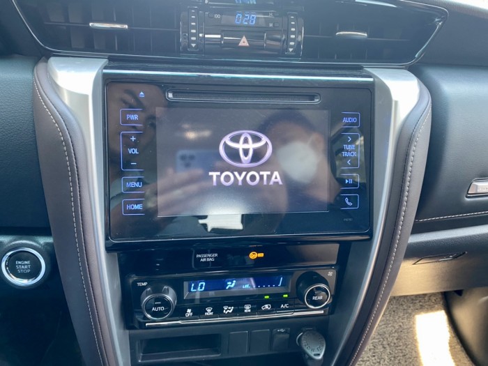 Toyota Fortuner 2.7V  4x2AT 2019