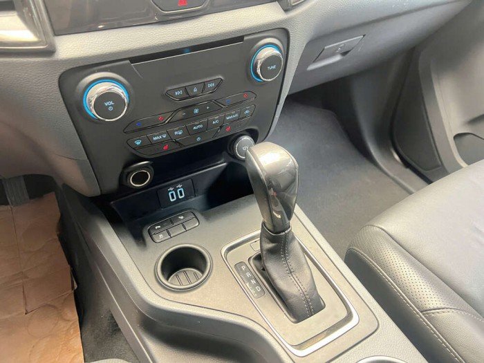 Everest titanium 1 cầu 2016 Everest titanium 1 cầu 2016