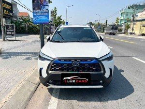 Cuộc Đối Đầu Nội Tộc: Công Nghệ Tương Lai với Giá Trị Truyền Thống