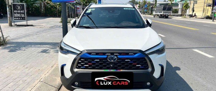 Cuộc Đối Đầu Nội Tộc: Công Nghệ Tương Lai với Giá Trị Truyền Thống