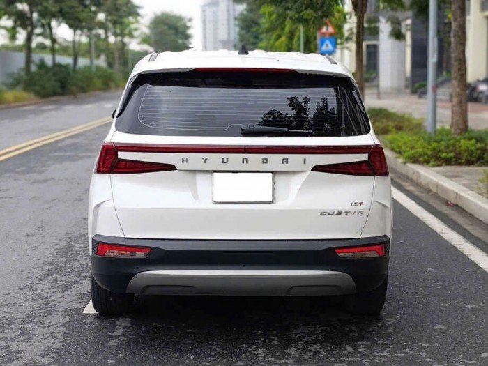 Hyundai Custin 1.5 Tiêu chuẩn 2023