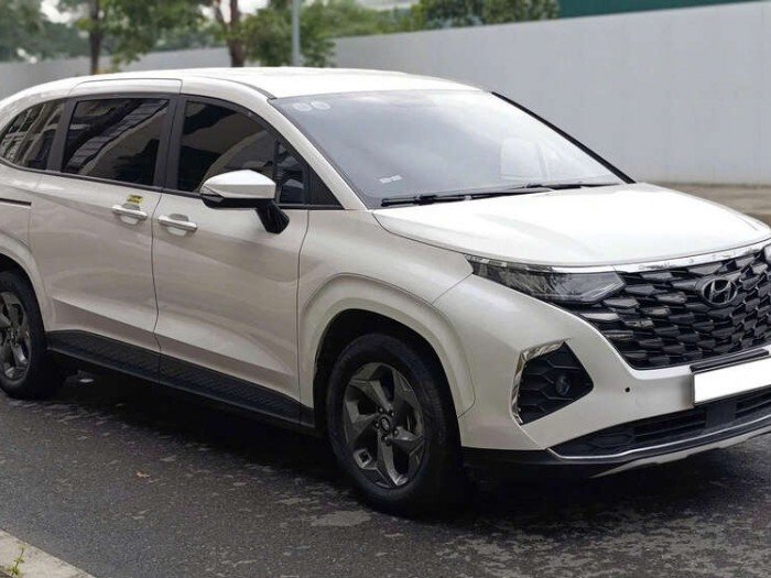 Hyundai Custin 1.5 Tiêu chuẩn 2023