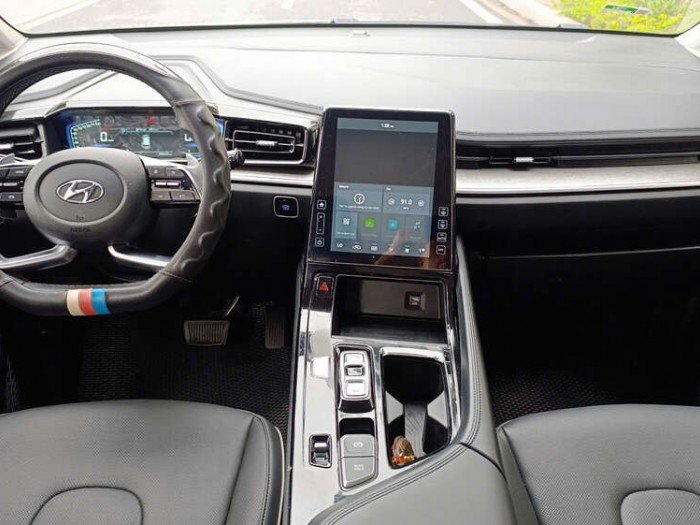 Hyundai Custin 1.5 Tiêu chuẩn 2023