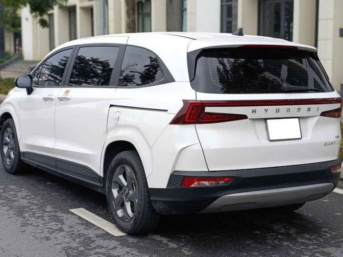Hyundai Custin 1.5 Tiêu chuẩn 2023