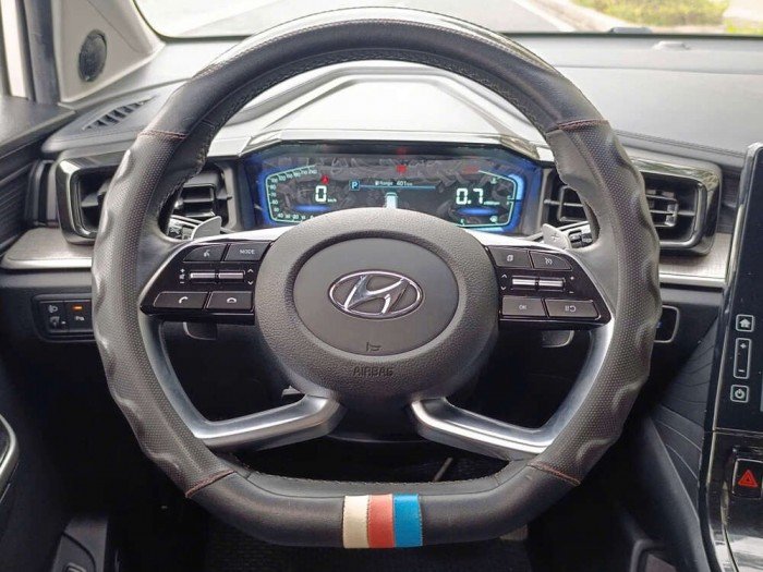 Hyundai Custin 1.5 Tiêu chuẩn 2023