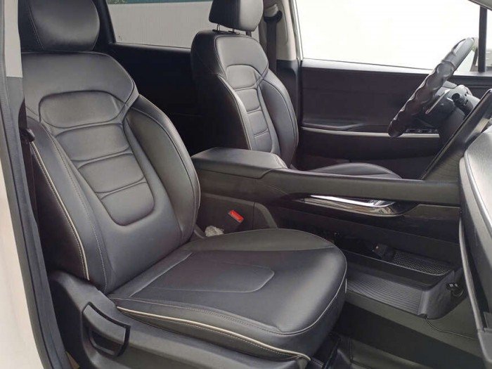 Hyundai Custin 1.5 Tiêu chuẩn 2023