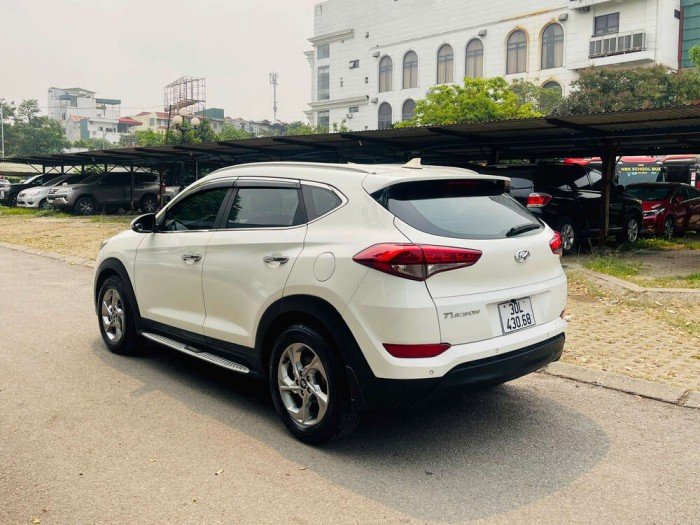 Hyundai Tucson 2.0 AT phiên bản 2015 nhập khẩu