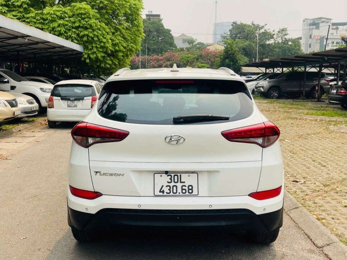 Hyundai Tucson 2.0 AT phiên bản 2015 nhập khẩu