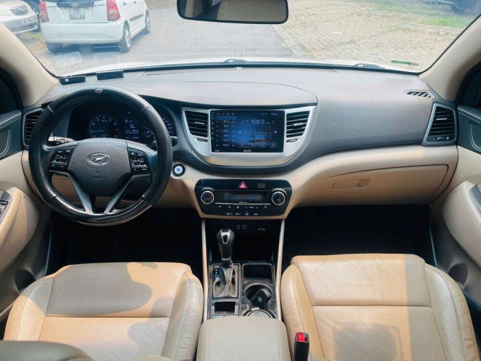 Hyundai Tucson 2.0 AT phiên bản 2015 nhập khẩu