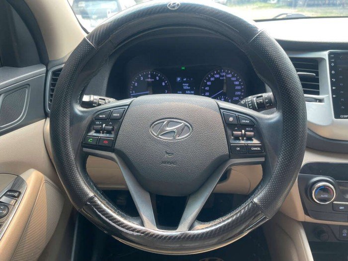 Hyundai Tucson 2.0 AT phiên bản 2015 nhập khẩu