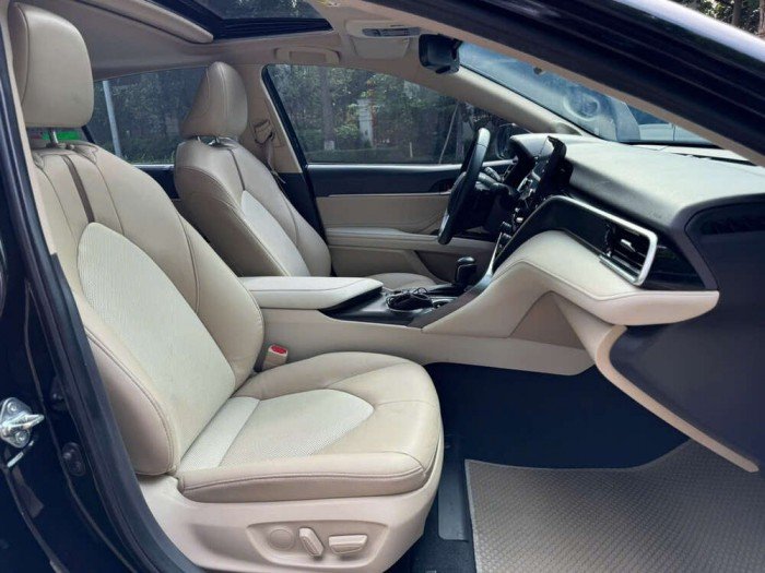 Toyota Camry 2.5Q 2022