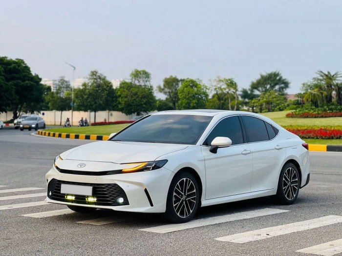 Toyota Camry 2.0Q sx 2025