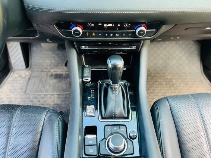 Mazda 6 2.0 Luxury 2020 Mazda 6 2.0 Luxury 2020