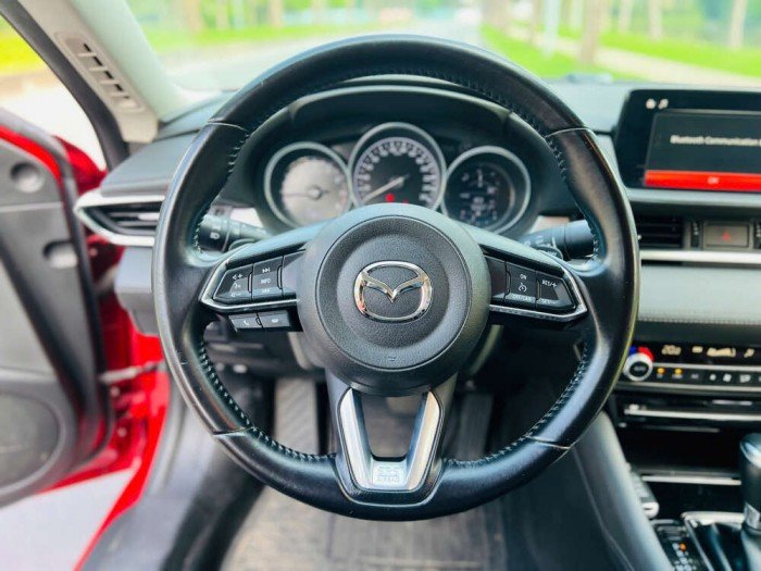 Mazda 6 2.0 Luxury 2020 Mazda 6 2.0 Luxury 2020