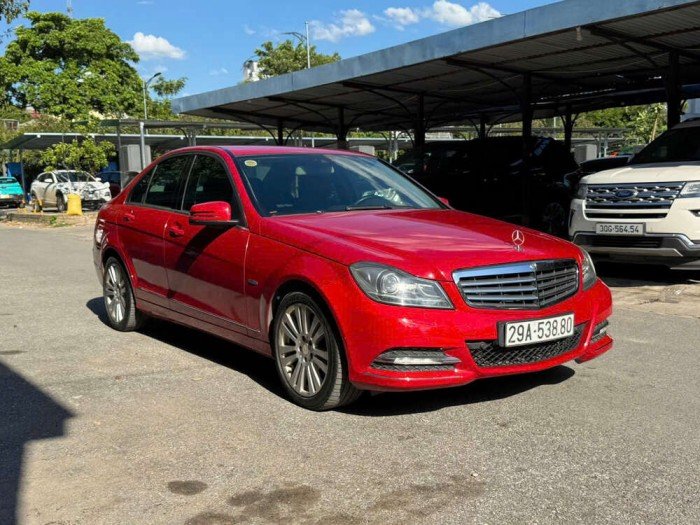 Mercedes Benz C250 2012 đỏ rực rỡ