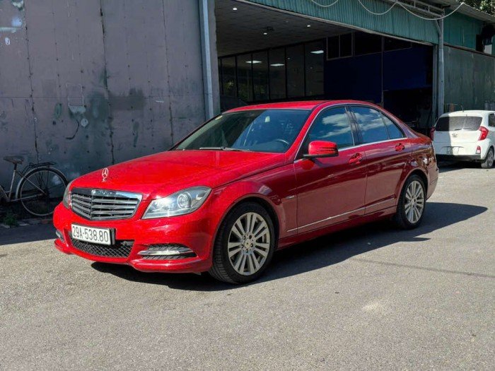 Mercedes Benz C250 2012 đỏ rực rỡ