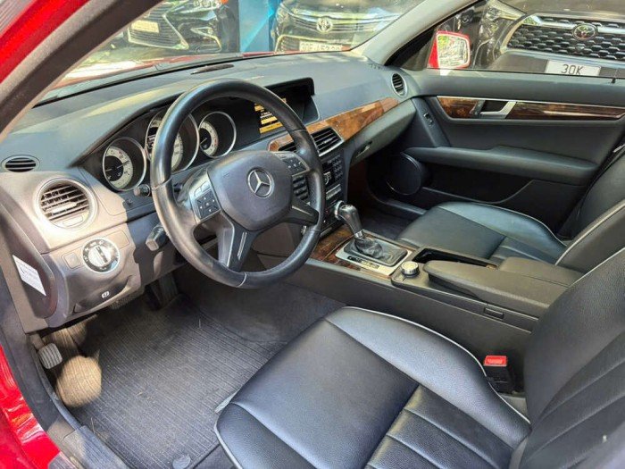 Mercedes Benz C250 2012 đỏ rực rỡ