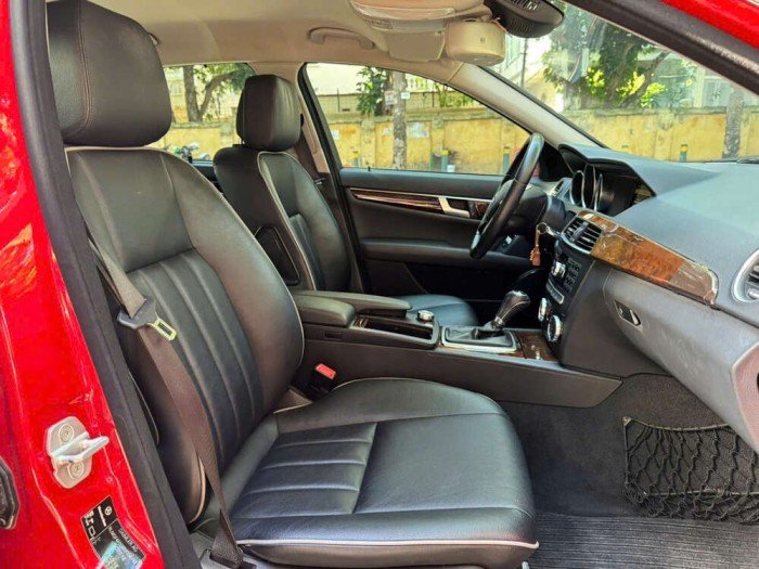 Mercedes Benz C250 2012 đỏ rực rỡ