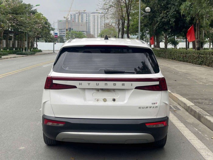 Hyundai Custin 1.5AT tiêu chuẩn 2023