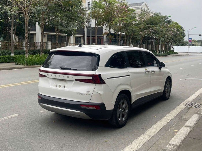 Hyundai Custin 1.5AT tiêu chuẩn 2023